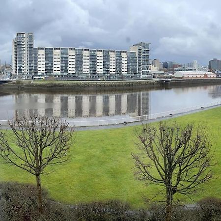 River View Apartment Glasgow Esterno foto