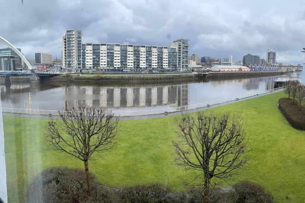 River View Apartment Glasgow Esterno foto