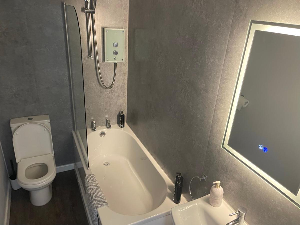 River View Apartment Glasgow Esterno foto